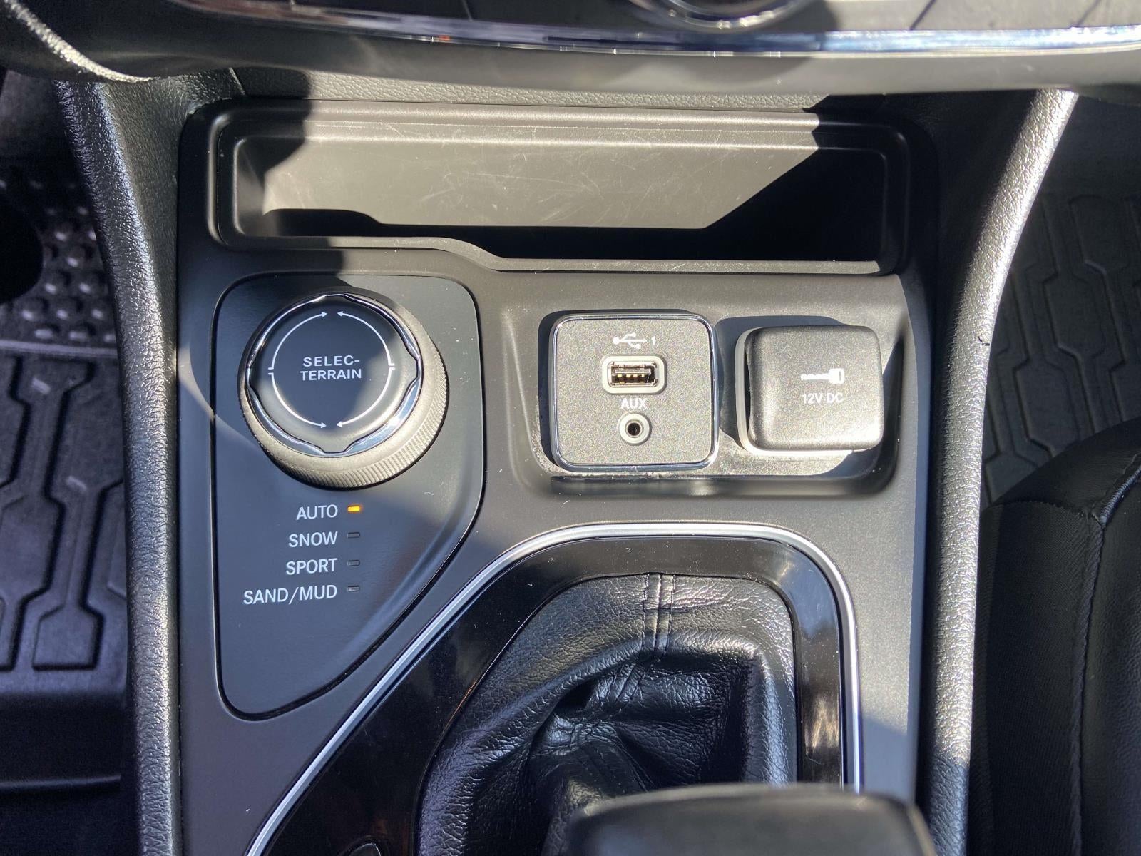 2023 Jeep Cherokee Altitude Lux