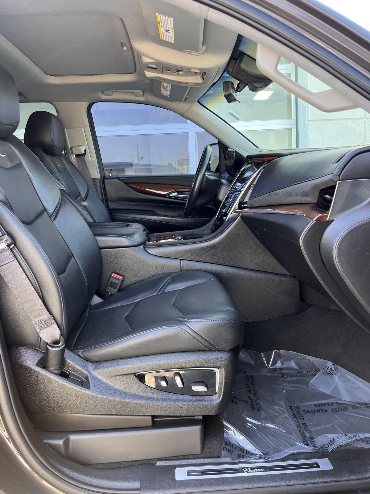 2017 Cadillac Escalade Luxury