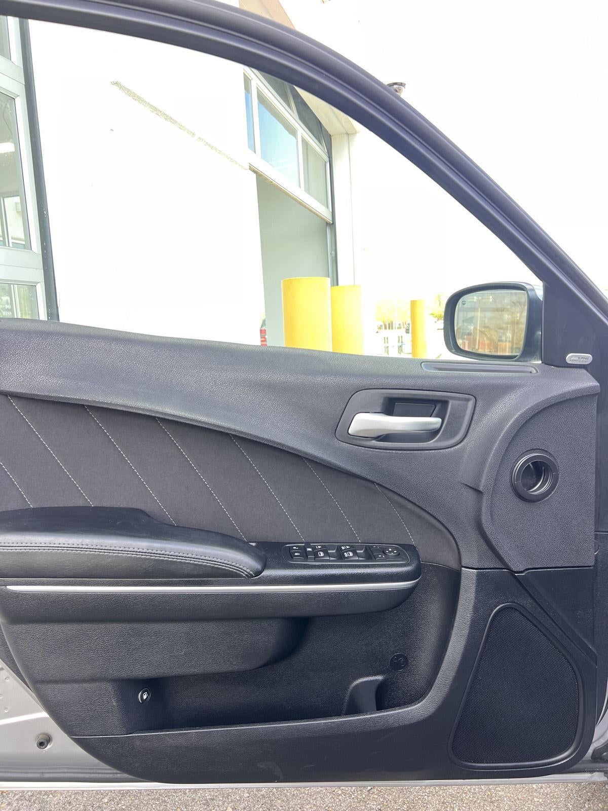 2017 Dodge Charger SXT