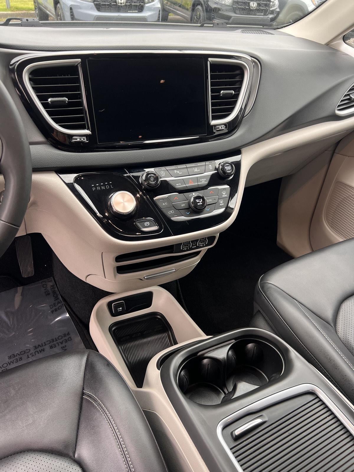 2024 Chrysler Pacifica Touring L