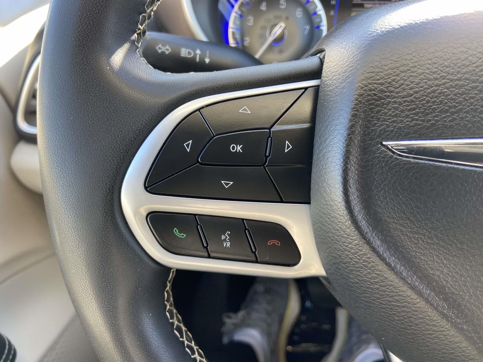 2022 Chrysler Voyager LX