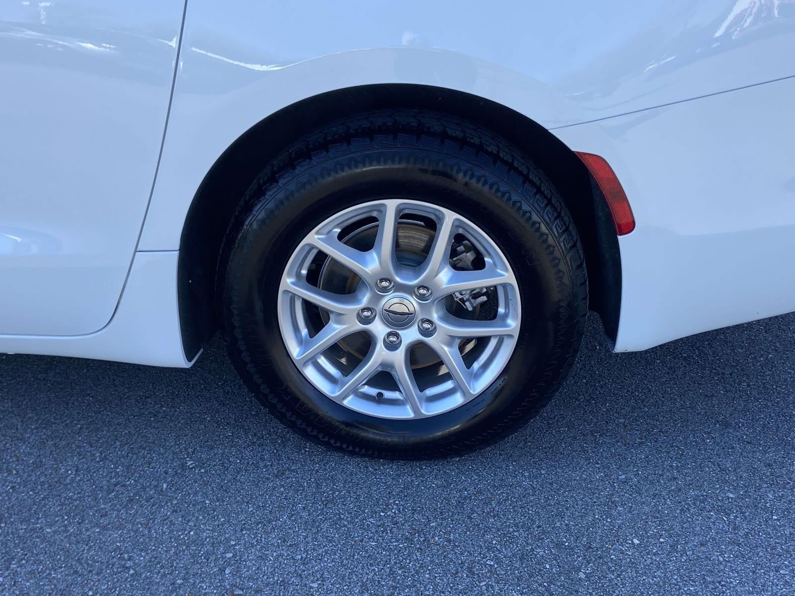 2022 Chrysler Voyager LX