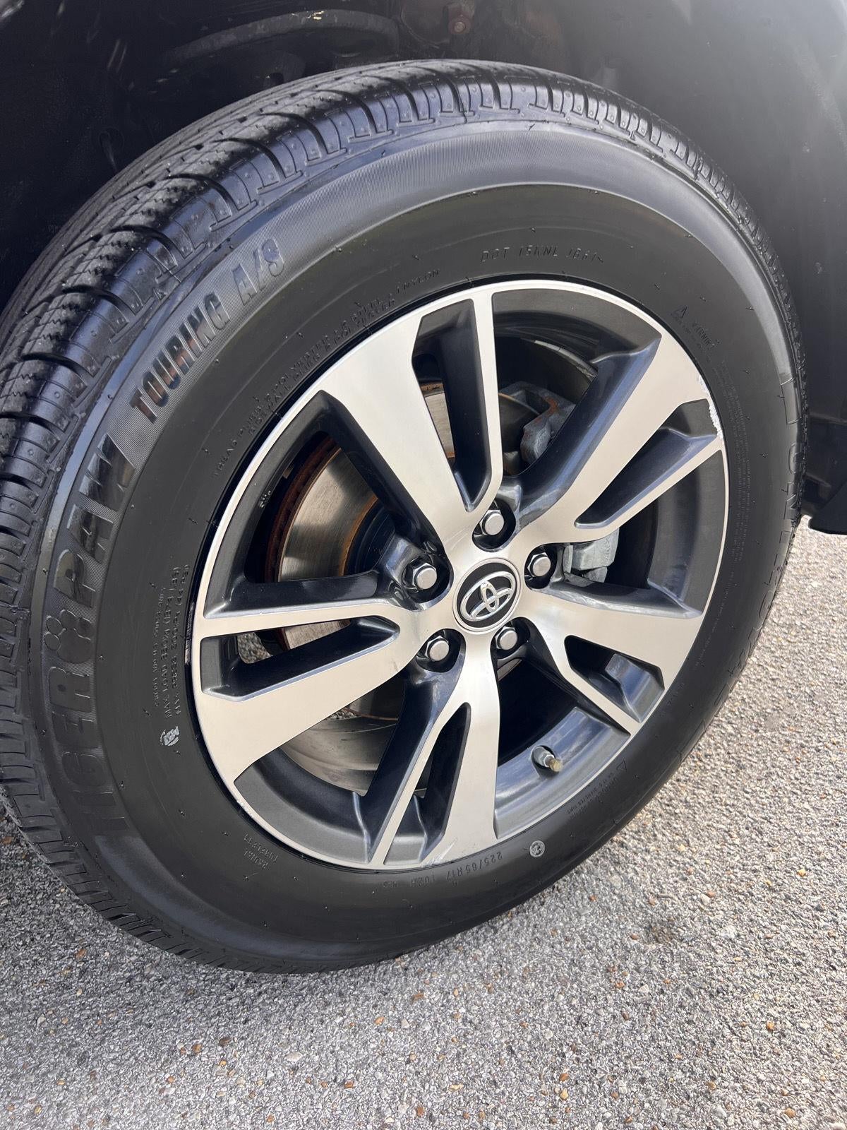 2018 Toyota RAV4 XLE