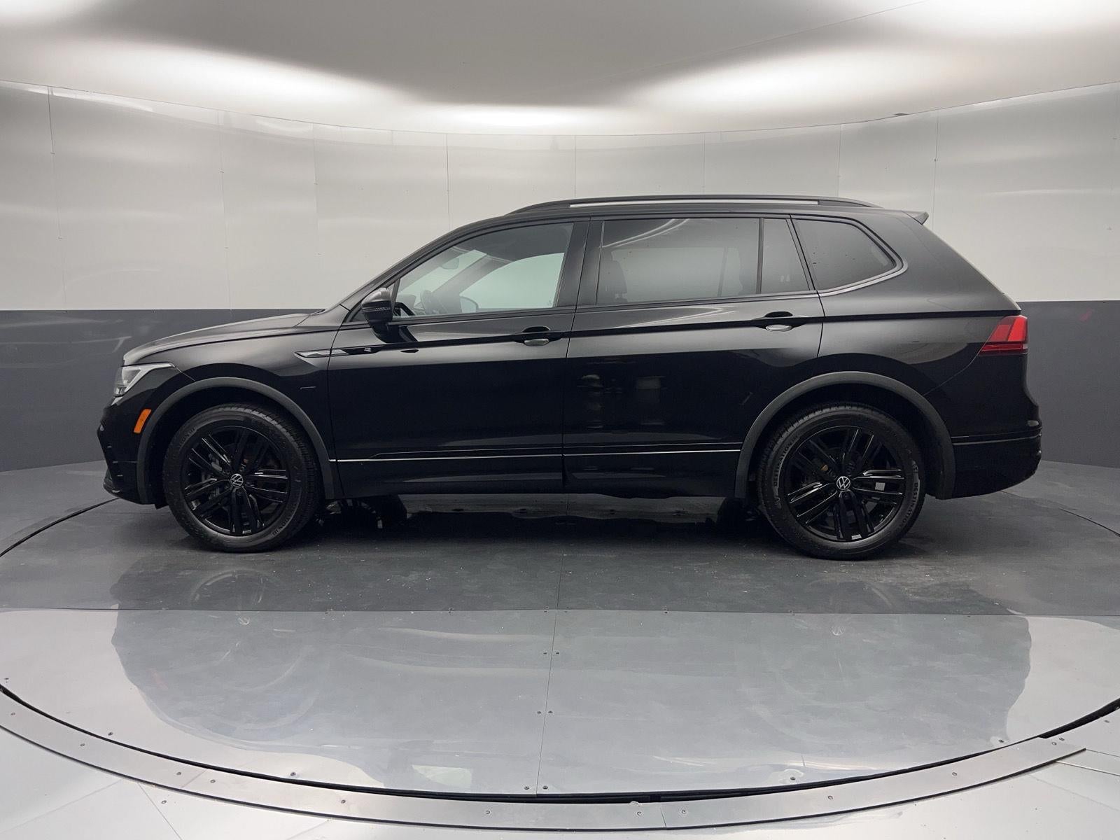 2022 Volkswagen Tiguan SE R-Line Black
