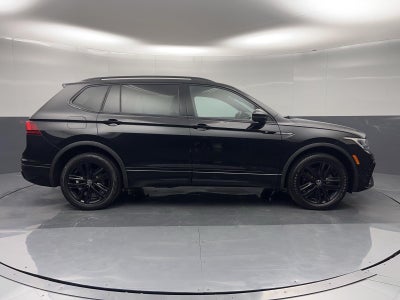 2022 Volkswagen Tiguan SE R-Line Black