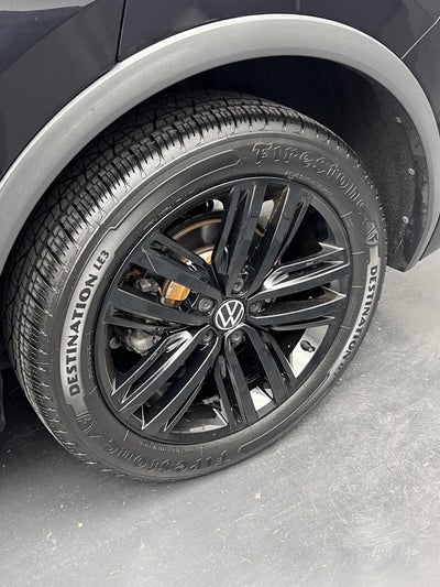 2022 Volkswagen Tiguan SE R-Line Black