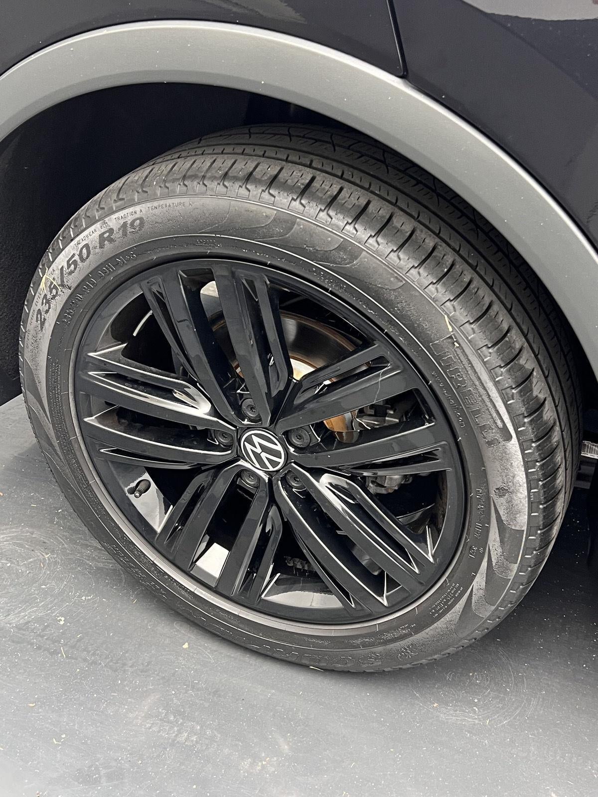 2022 Volkswagen Tiguan SE R-Line Black