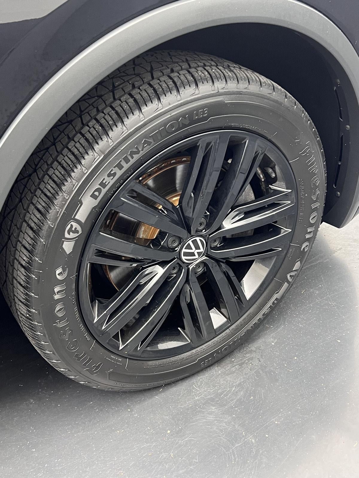 2022 Volkswagen Tiguan SE R-Line Black