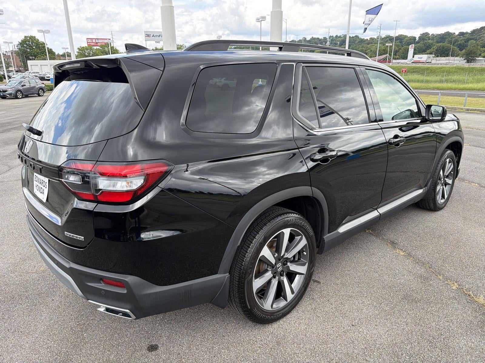 2024 Honda Pilot Touring