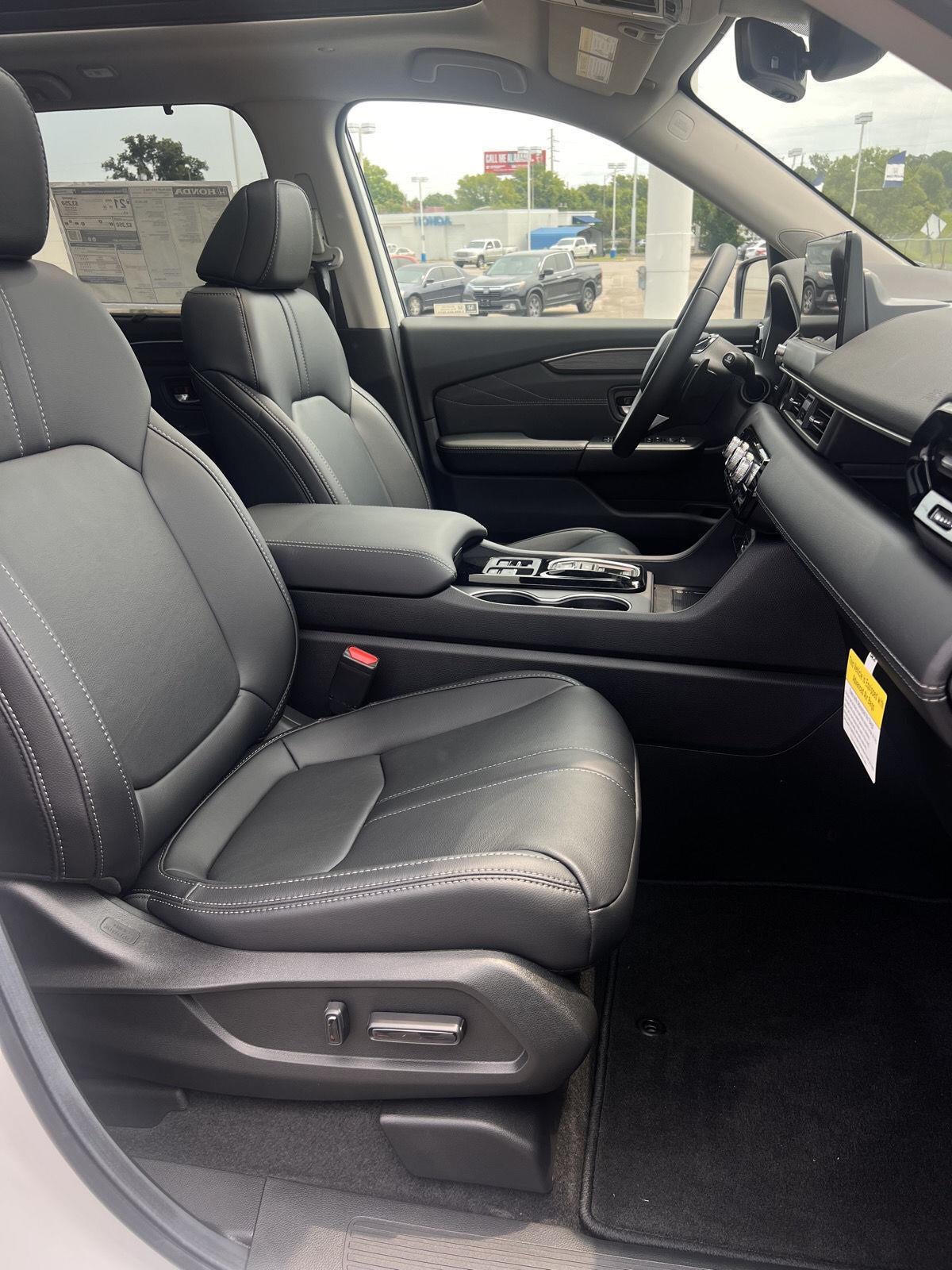 2026 Honda PILOT AWD Touring Blackout