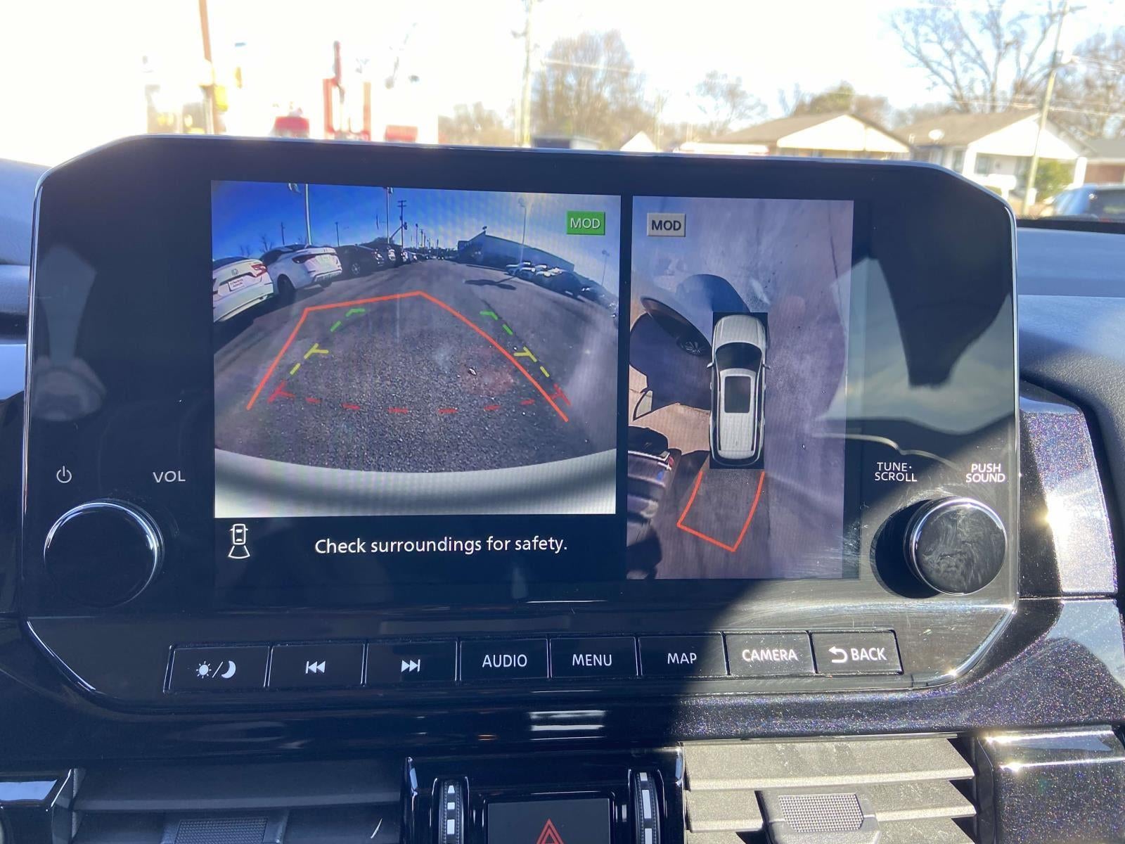 2023 Nissan Pathfinder SL