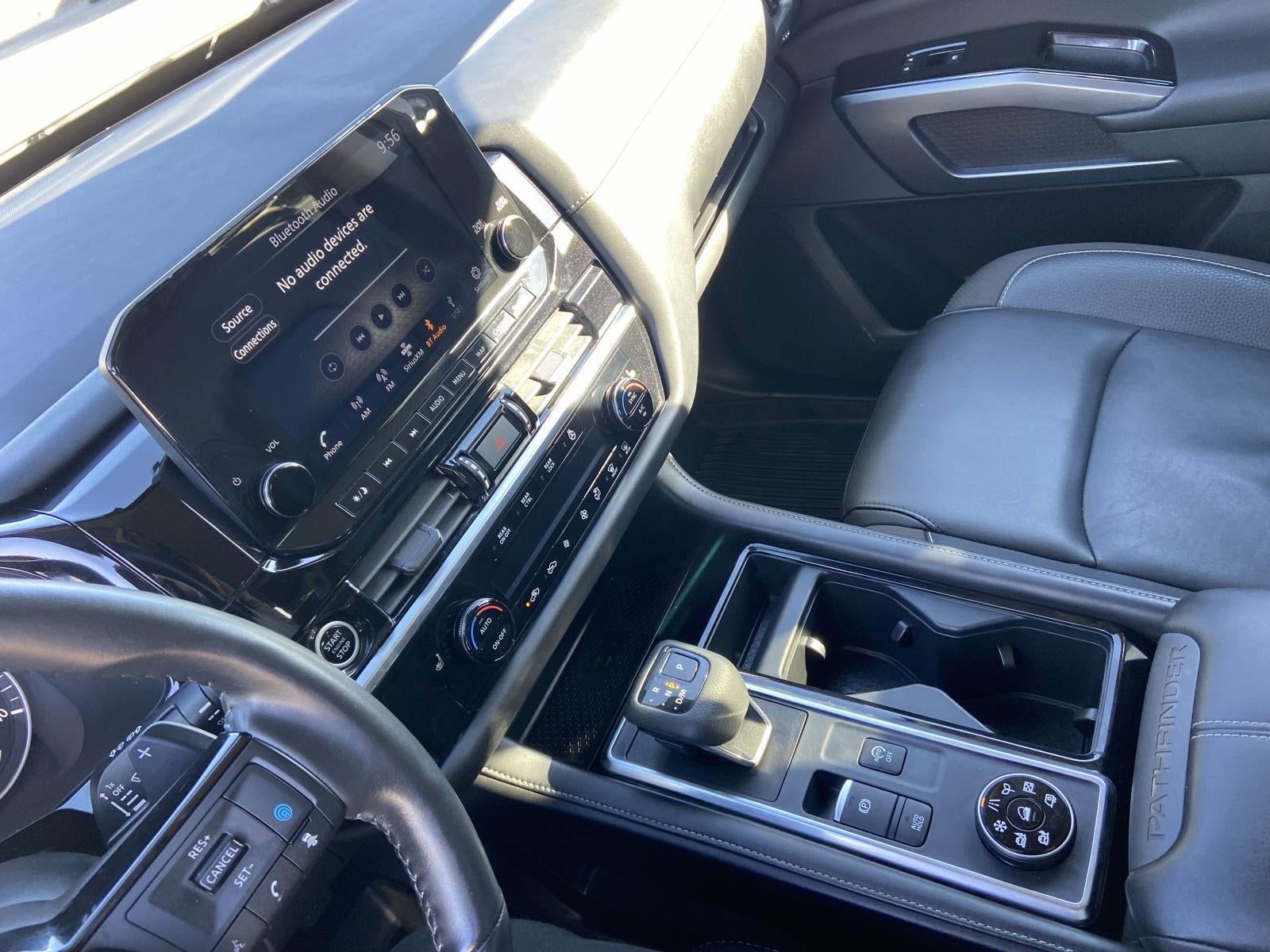 2023 Nissan Pathfinder SL