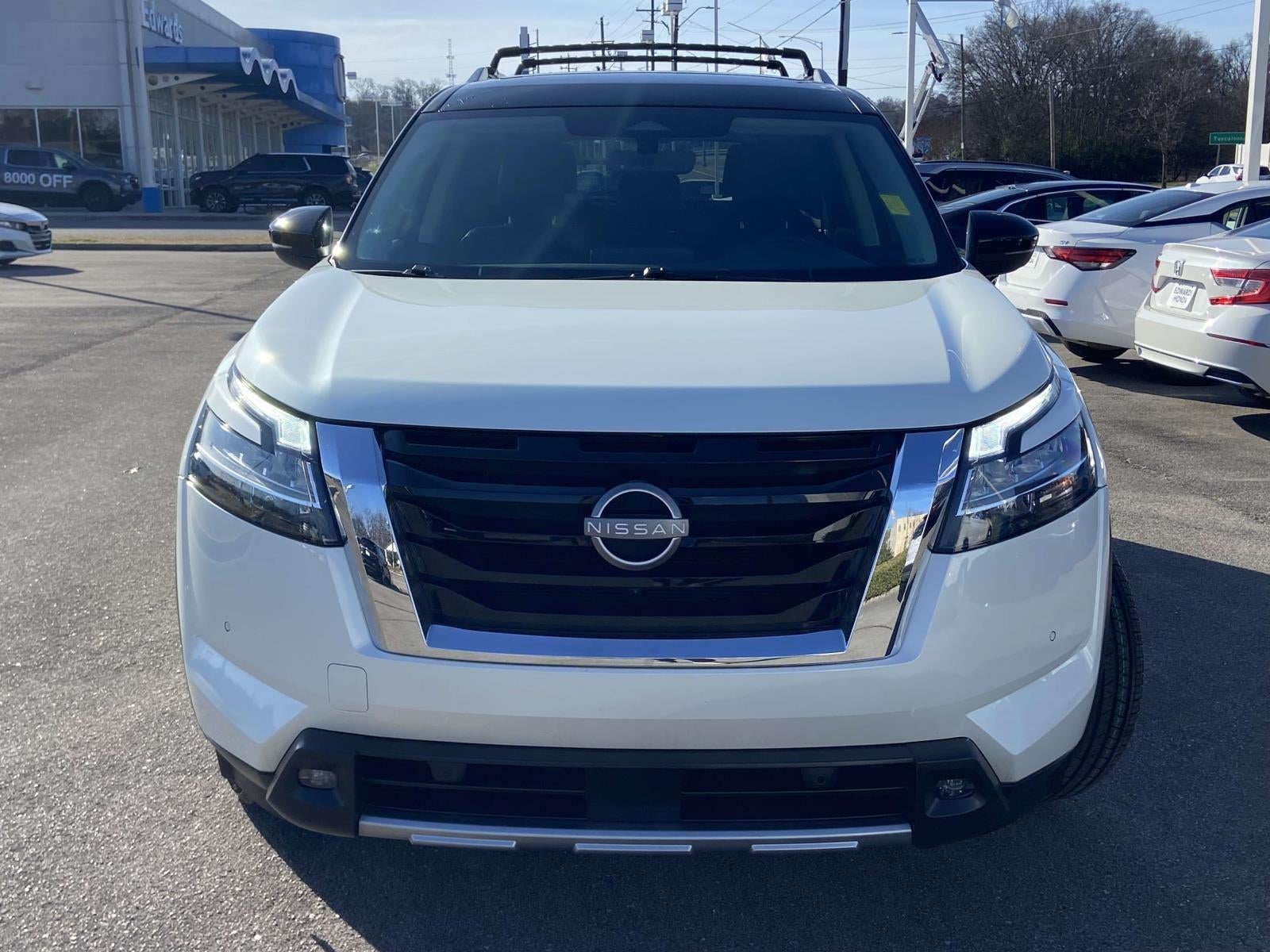 2023 Nissan Pathfinder SL