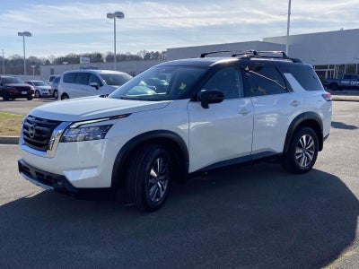 2023 Nissan Pathfinder SL