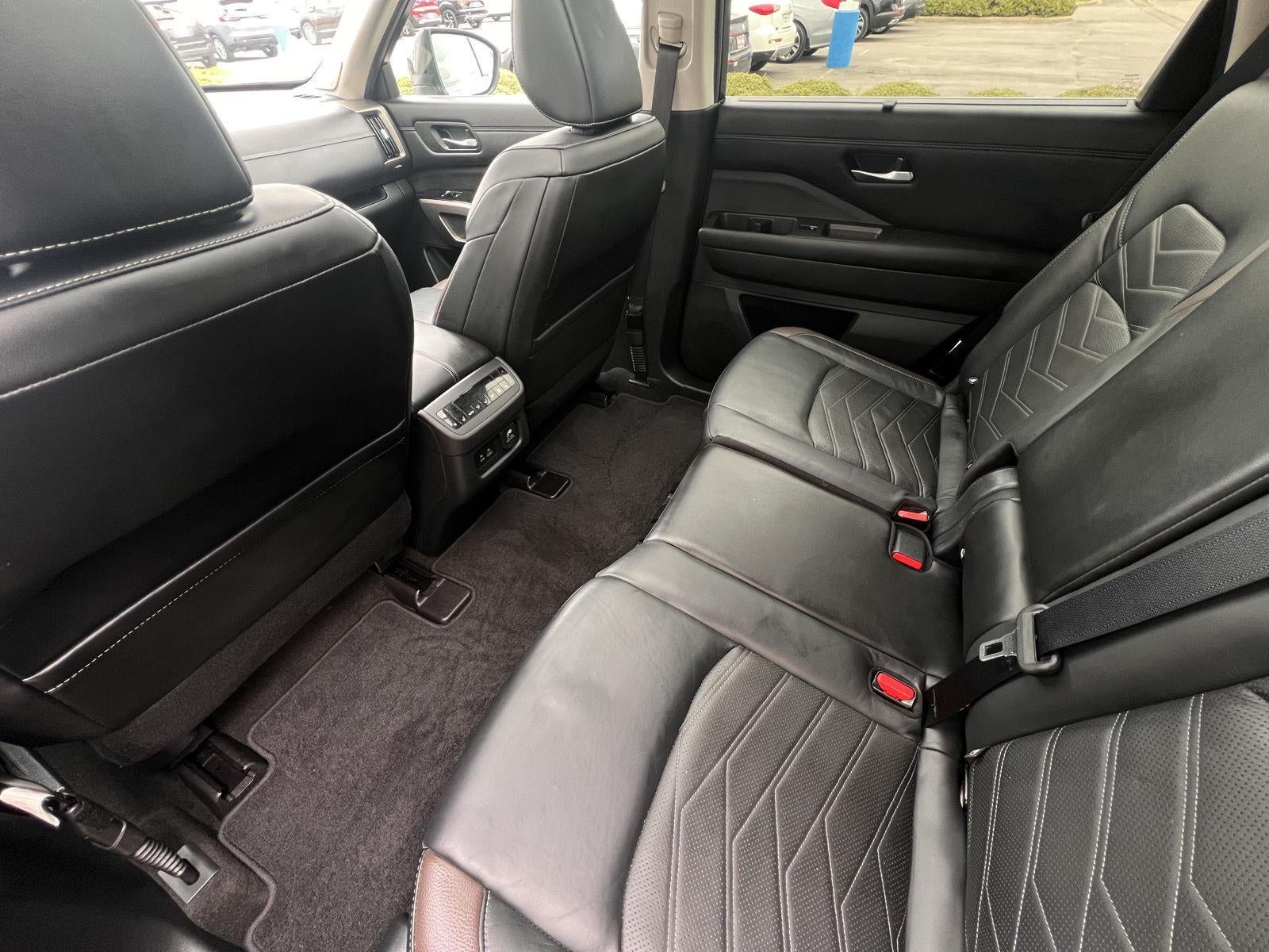 2022 Nissan Pathfinder Platinum