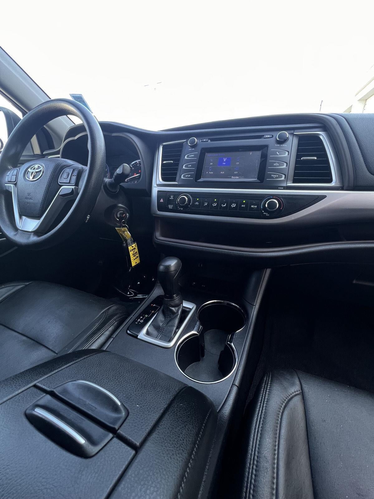 2015 Toyota Highlander LE