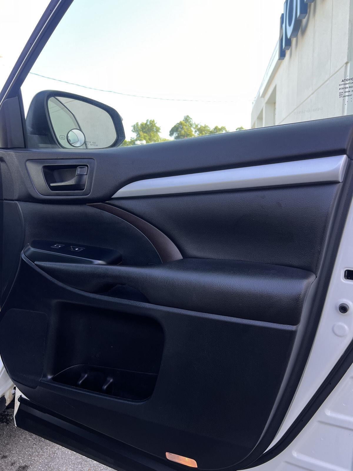 2015 Toyota Highlander LE