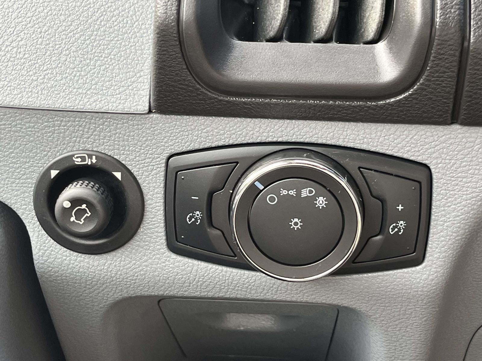 2018 Ford Transit Passenger Wagon XLT