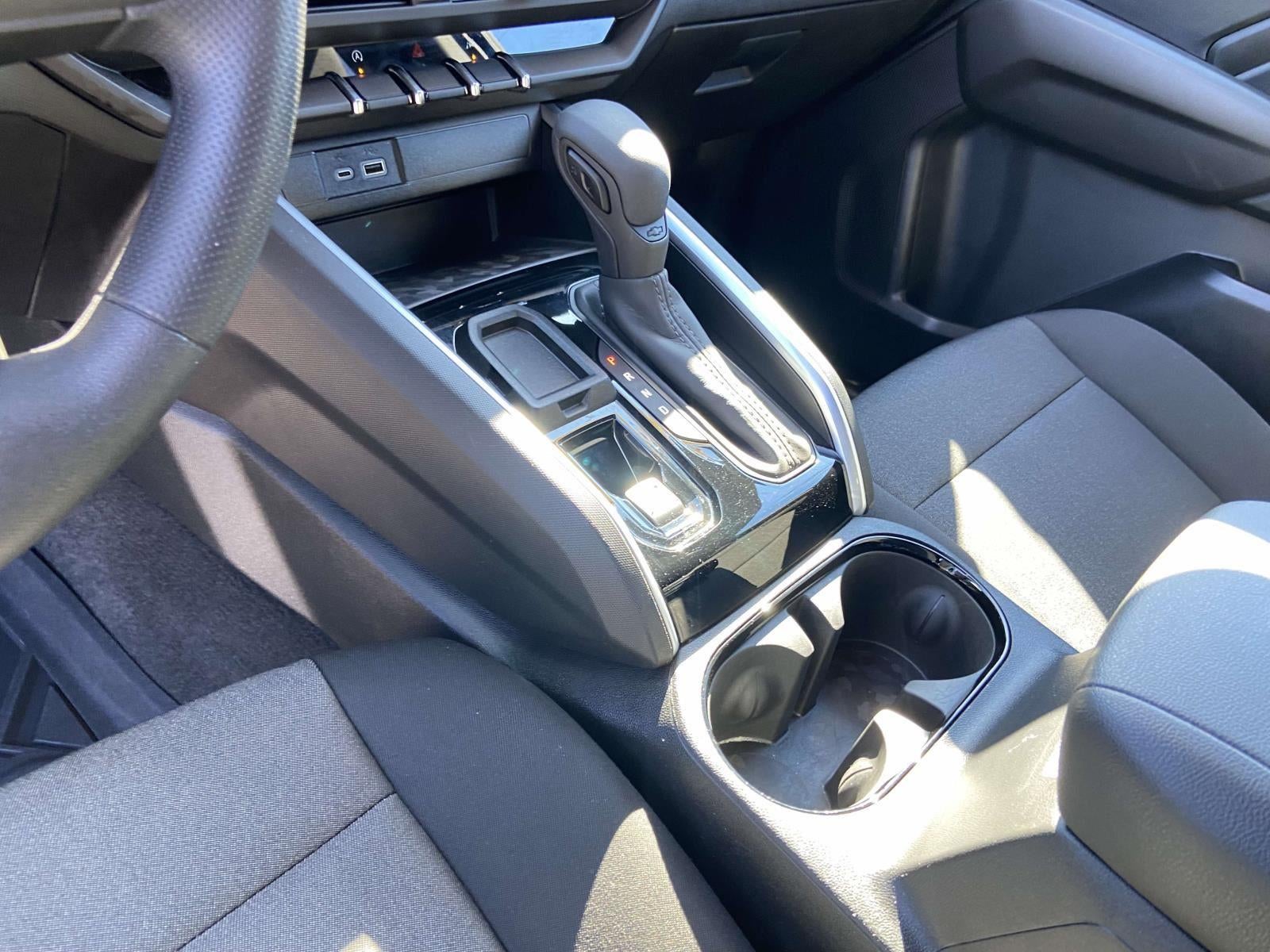 2025 Chevrolet COLORADO WT