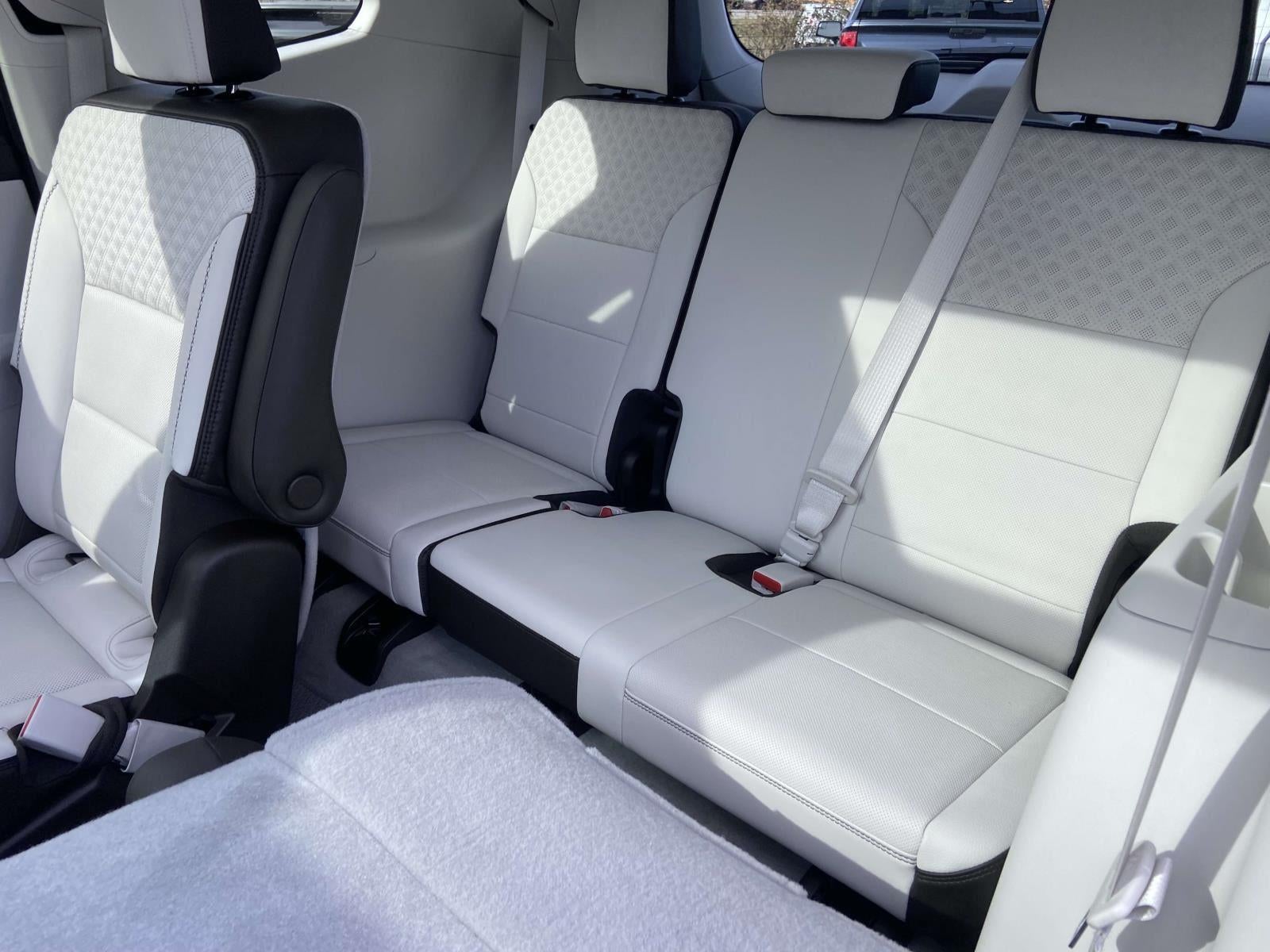 2024 GMC Acadia FWD Denali