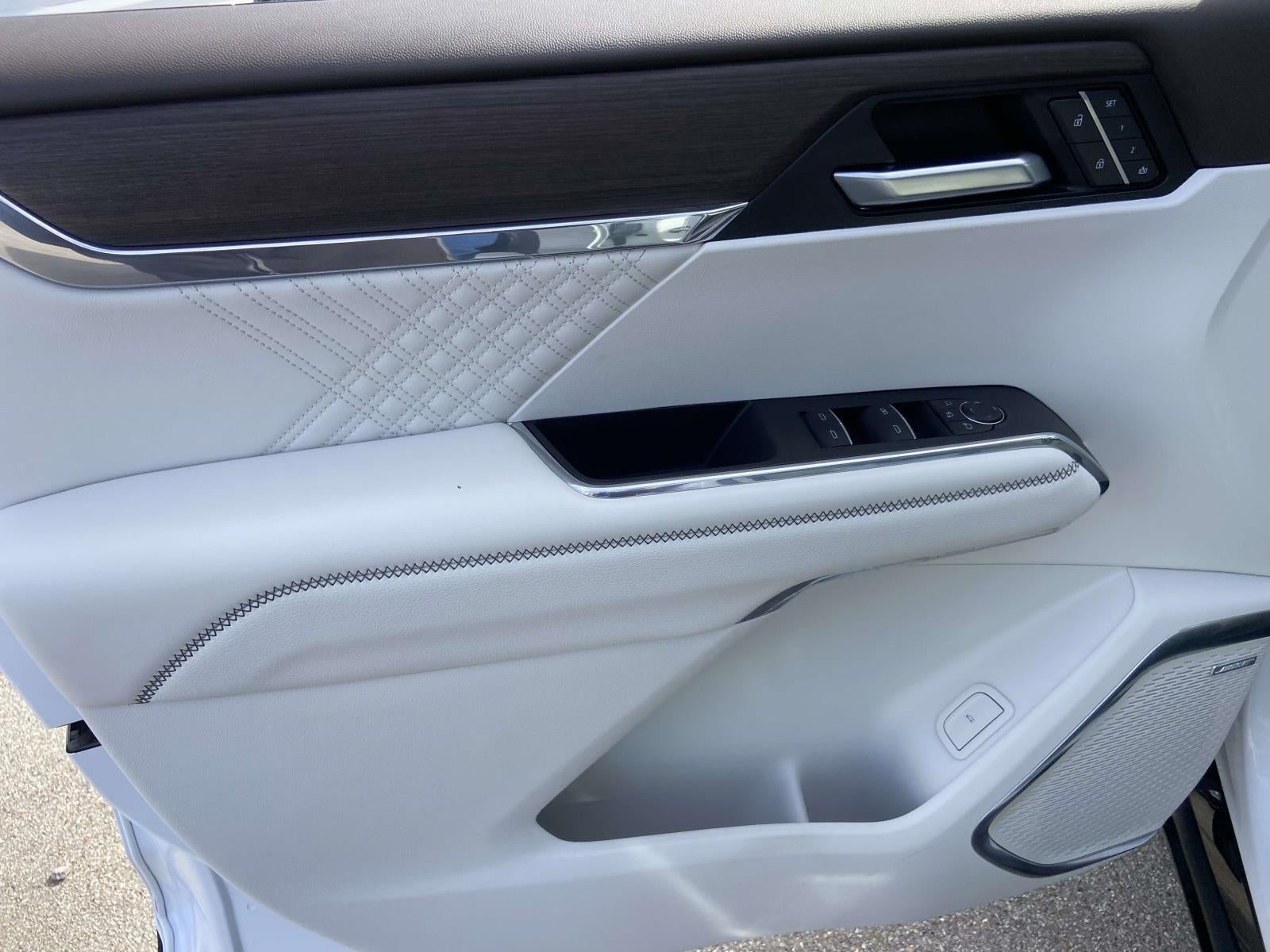 2024 GMC Acadia FWD Denali