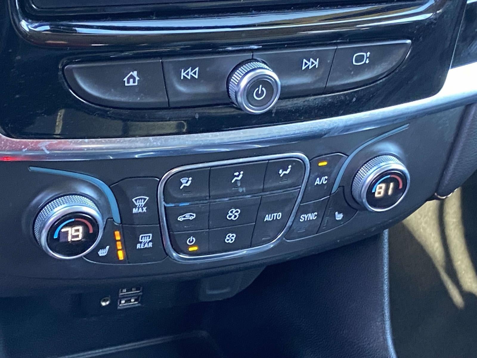 2021 Chevrolet Traverse LT Leather