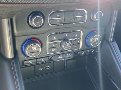 2022 Chevrolet TAHOE Base