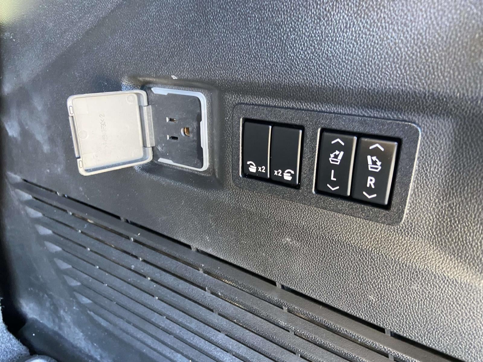 2022 Chevrolet TAHOE Base