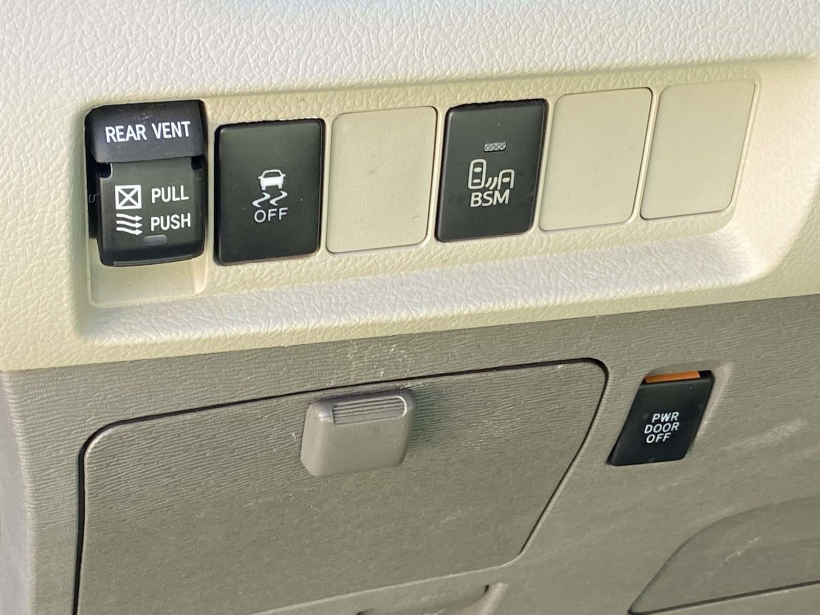 2016 Toyota Sienna XLE