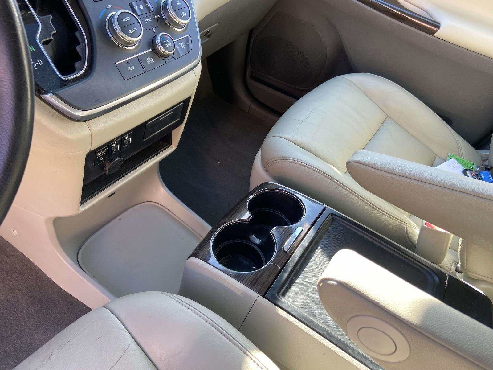 2016 Toyota Sienna XLE