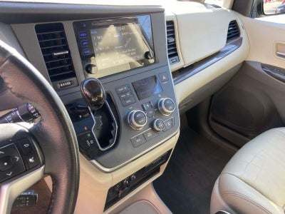 2016 Toyota Sienna XLE