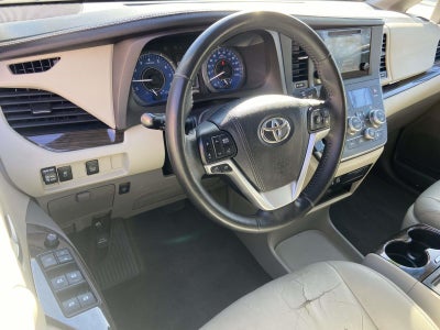 2016 Toyota Sienna XLE