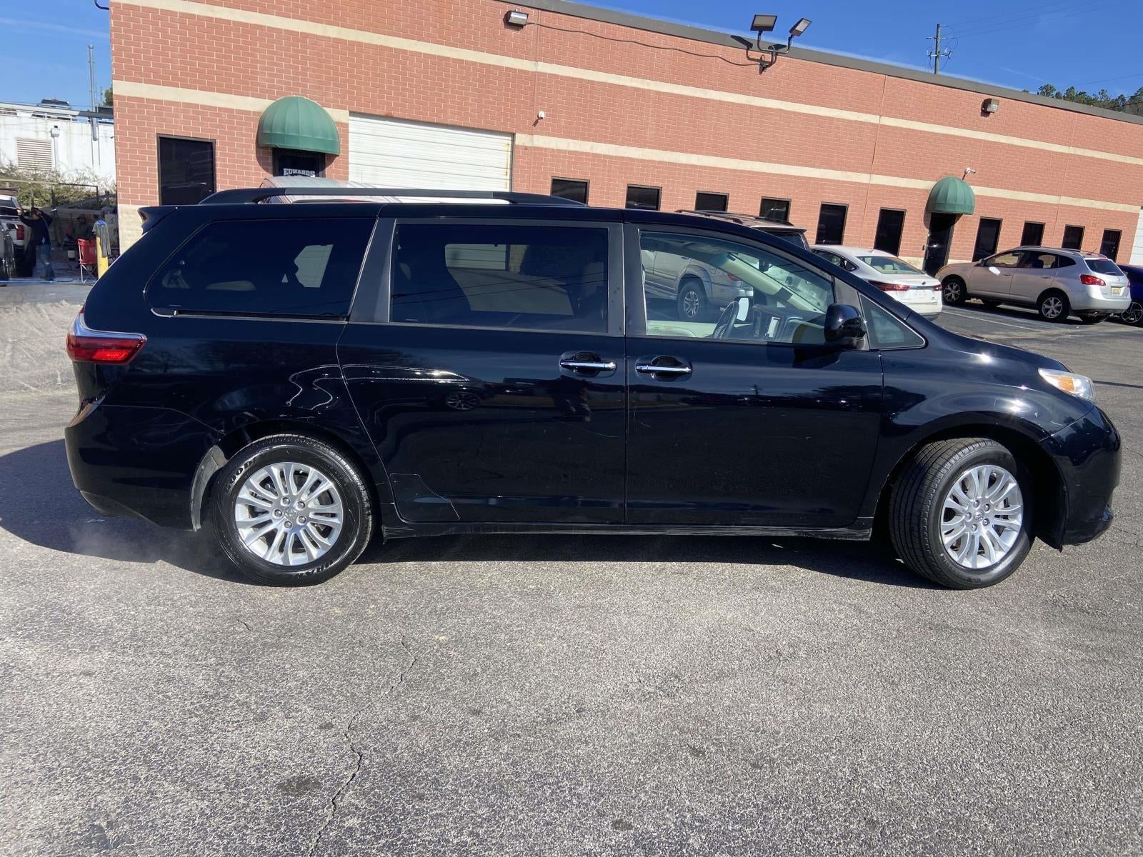 2016 Toyota Sienna XLE