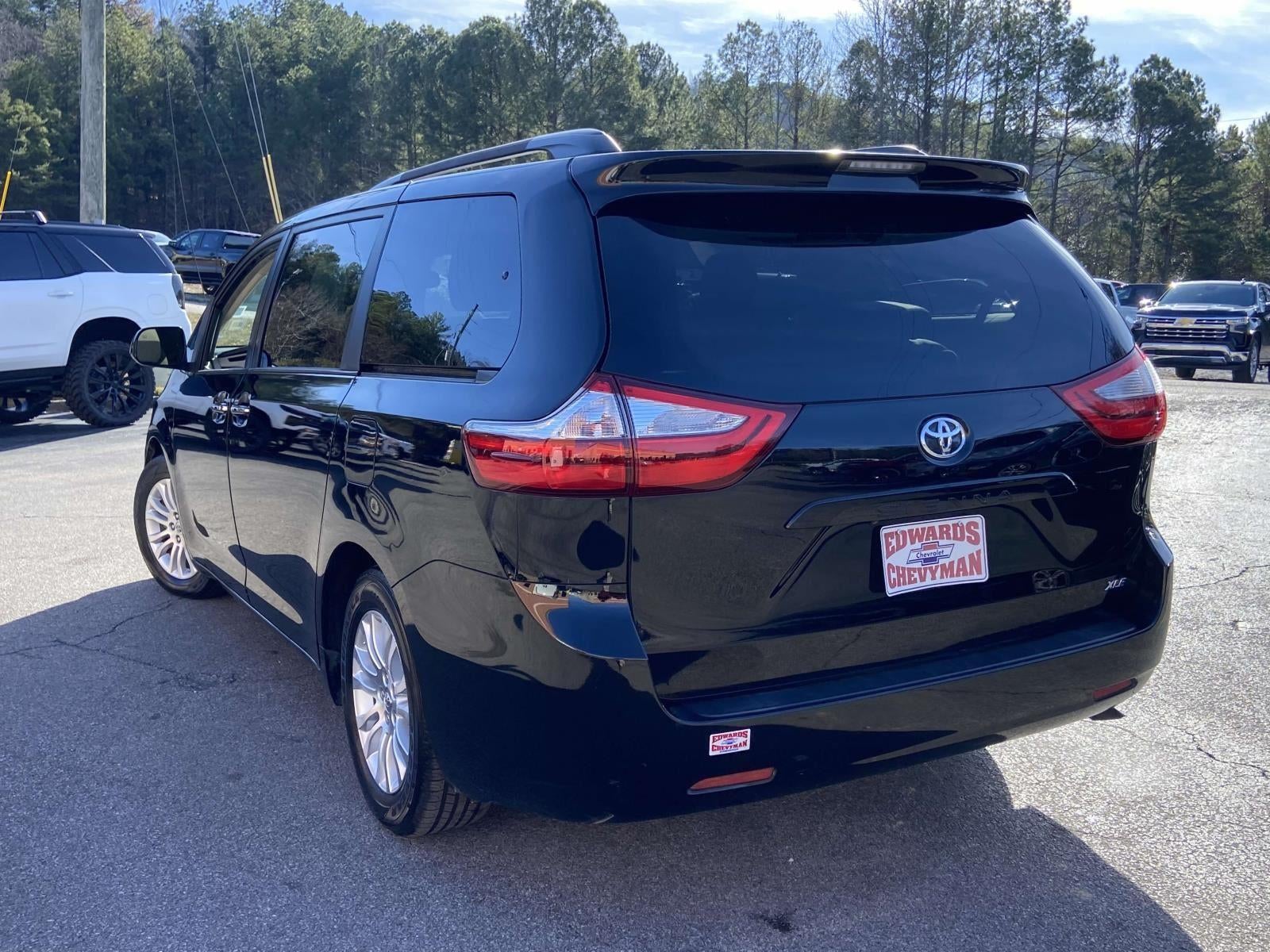 2016 Toyota Sienna XLE