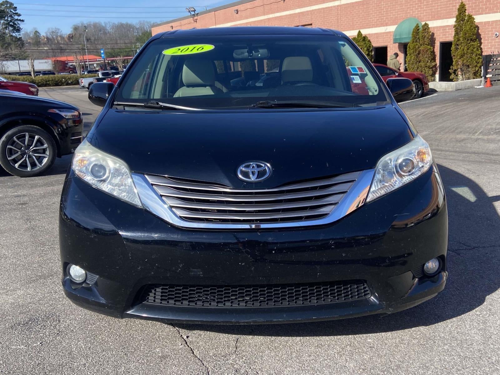2016 Toyota Sienna XLE