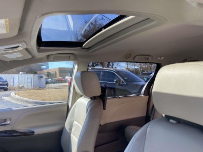 2016 Toyota Sienna XLE