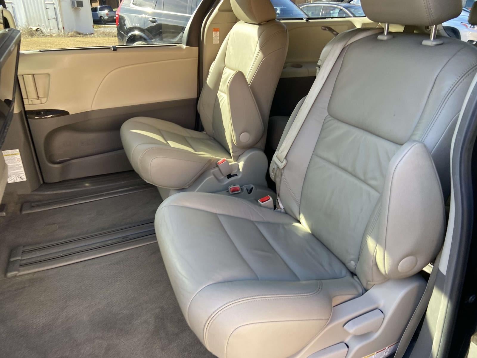 2016 Toyota Sienna XLE