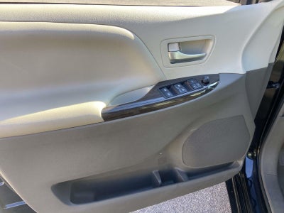 2016 Toyota Sienna XLE