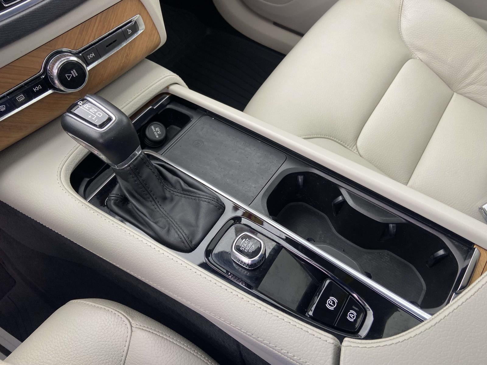 2022 Volvo XC90 Momentum