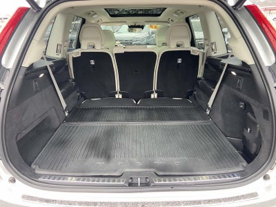 2022 Volvo XC90 Momentum