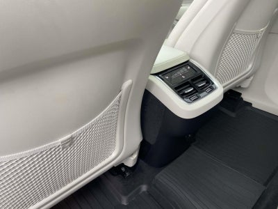 2022 Volvo XC90 Momentum