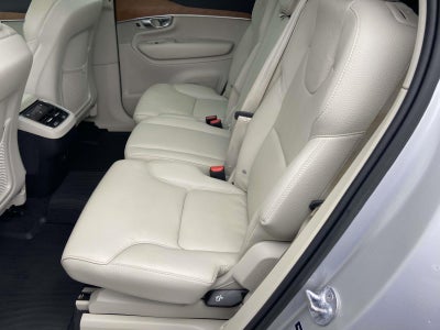 2022 Volvo XC90 Momentum