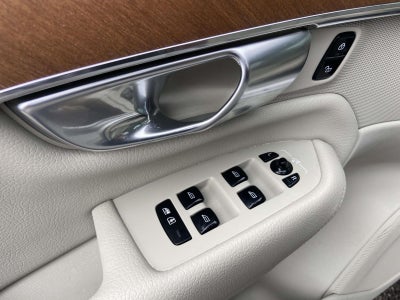 2022 Volvo XC90 Momentum