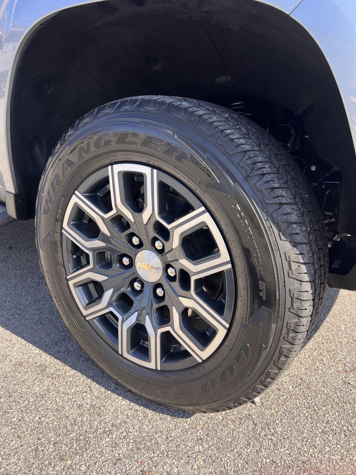 2024 Chevrolet Colorado 2WD LT