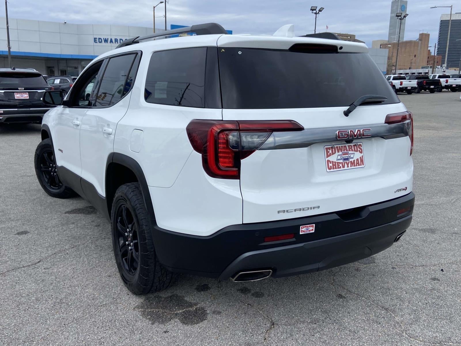 2022 GMC Acadia AT4