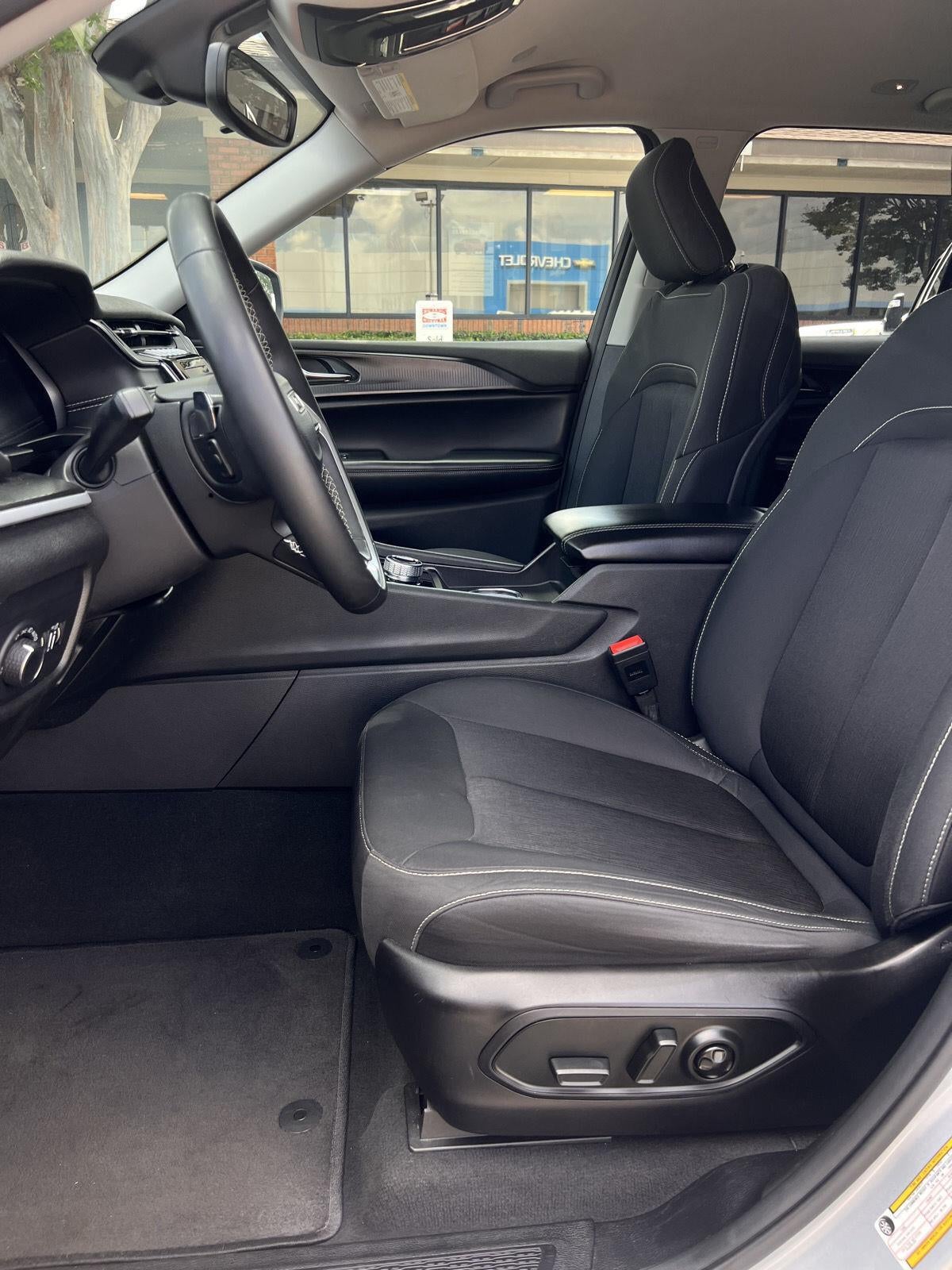 2024 Jeep Grand Cherokee Laredo