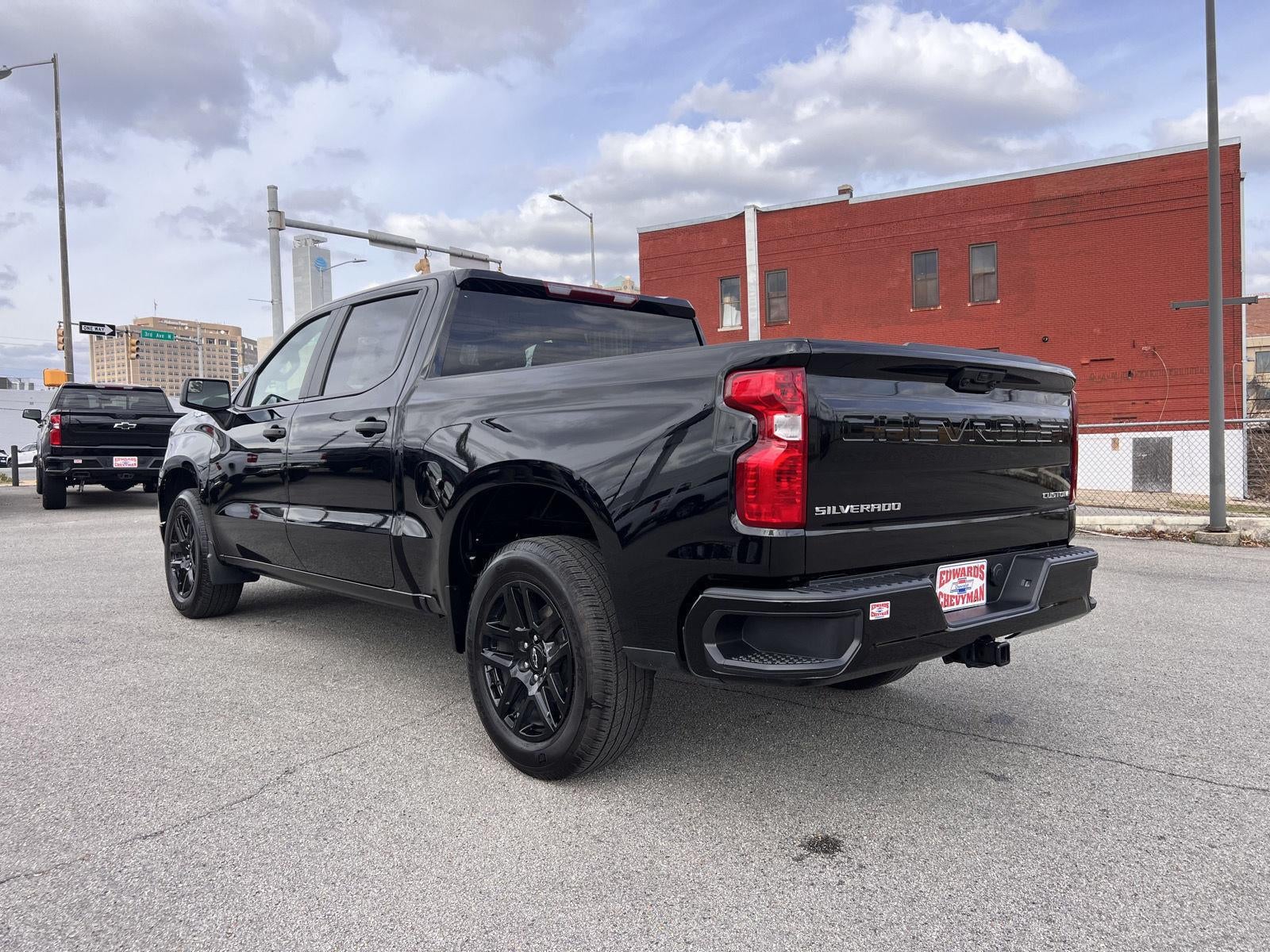 2025 Chevrolet Silverado 1500 Custom