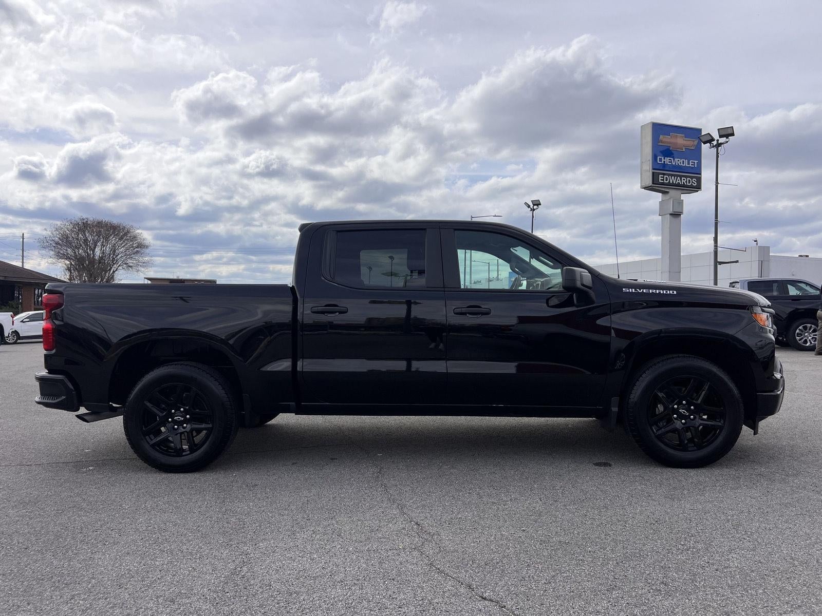 2025 Chevrolet Silverado 1500 Custom