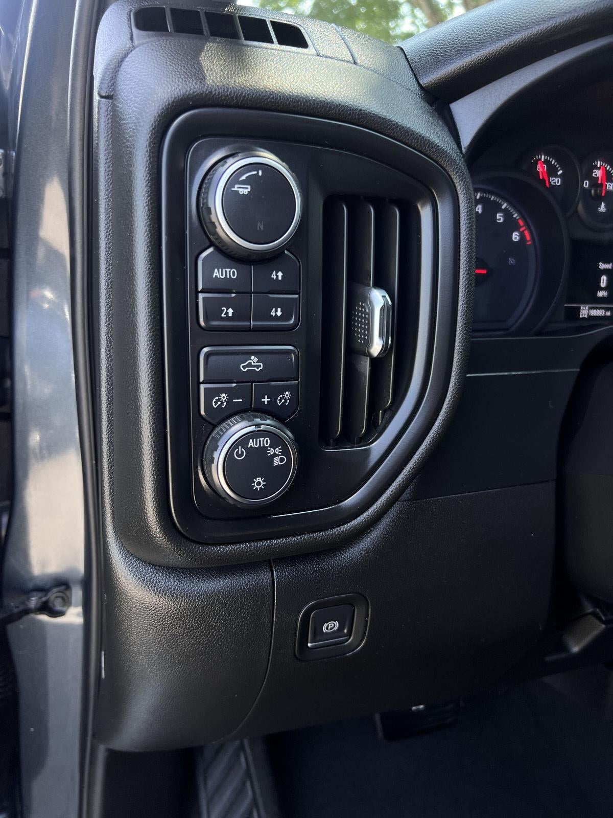 2019 Chevrolet Silverado 1500 Custom Trail Boss