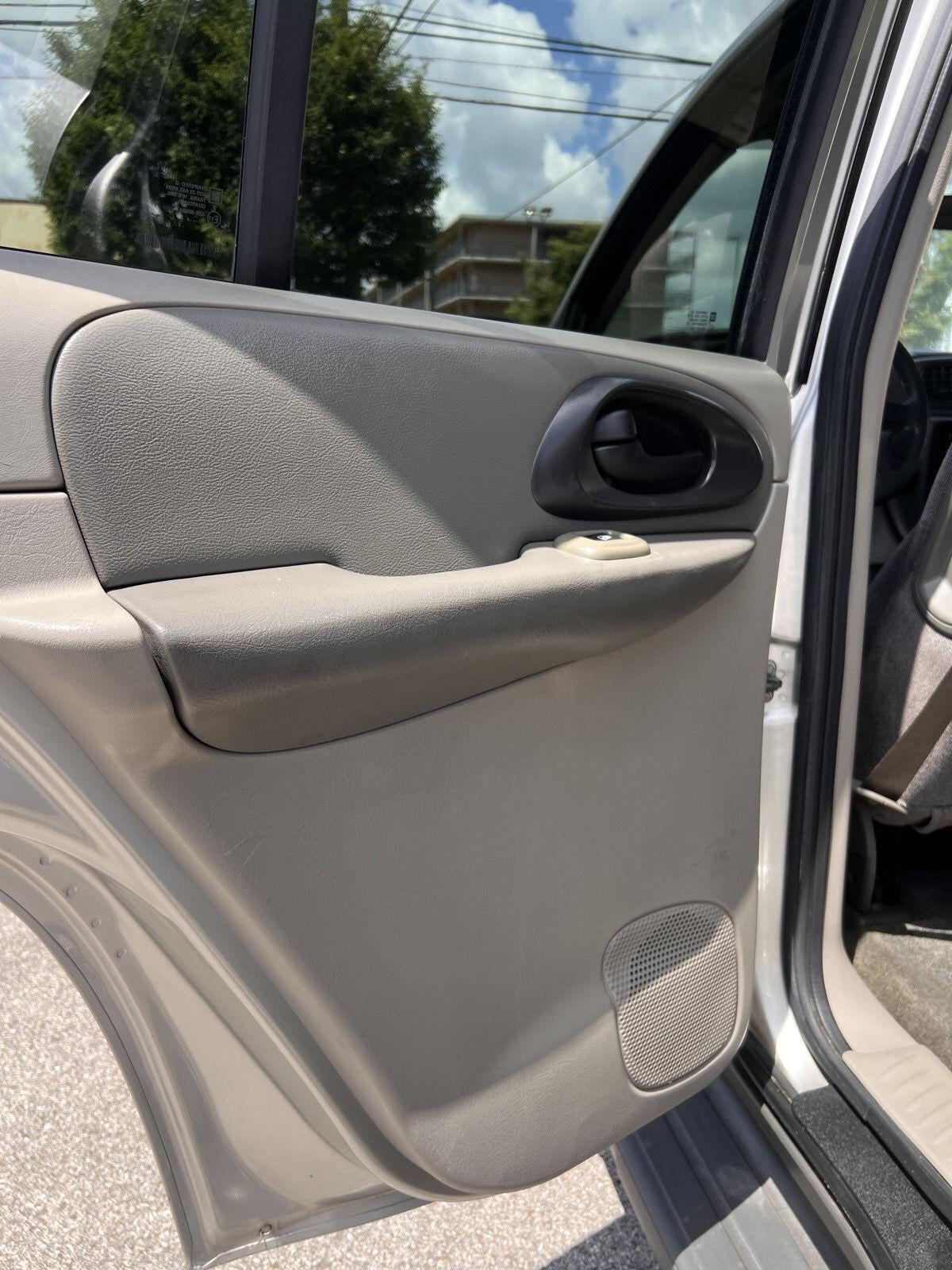 2004 Chevrolet Trailblazer LS
